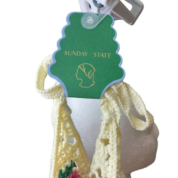 Sunday State Crochet Strawberry Headscarf Bonnet Kerchief Bandana NWT - Picture 5 of 5